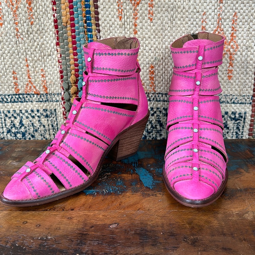 Vera Cruz LEX cutout boots. Hand stained Barbie pink, white studs. New in box!
